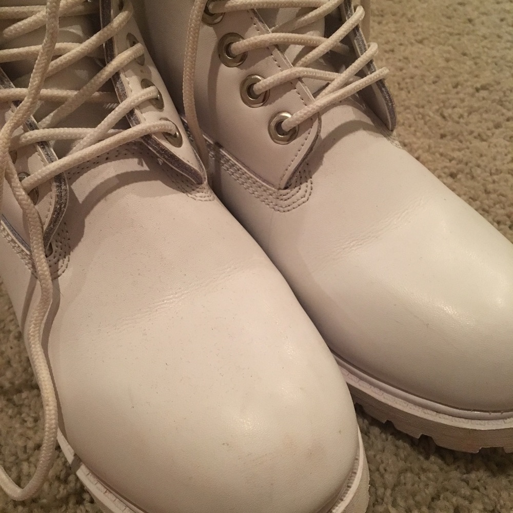 All white Timberlands - Picture 3 of 4